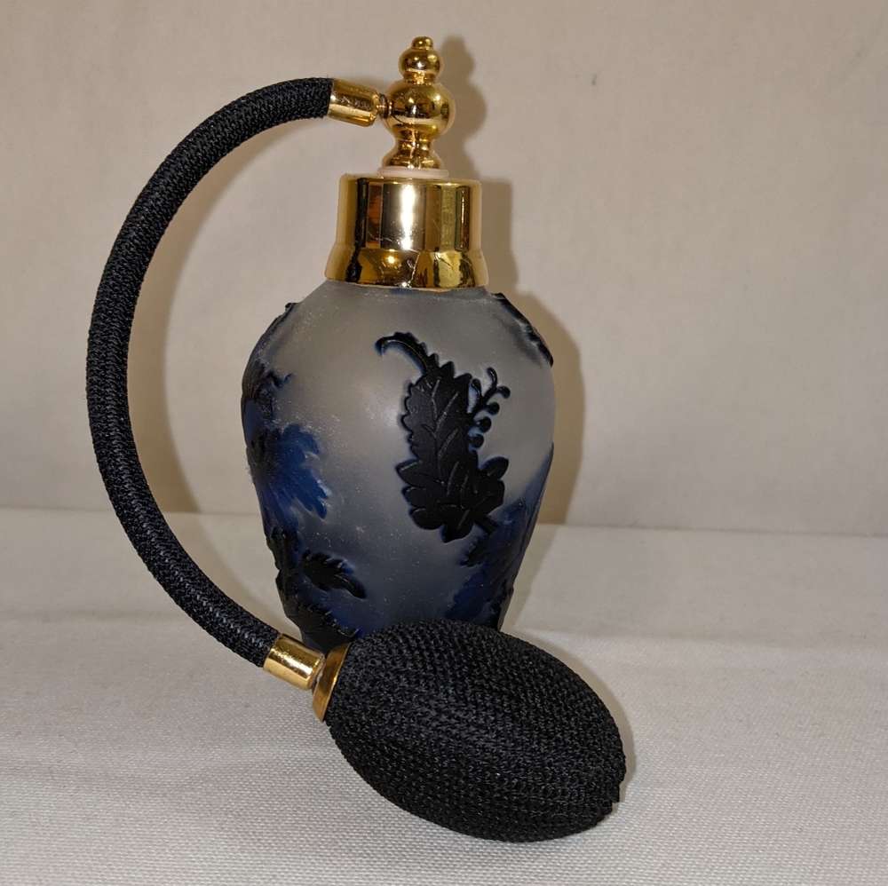 Navy blue, working perfume atomizer, glass embellised.